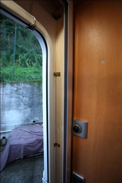 montaggio zanzariera camper